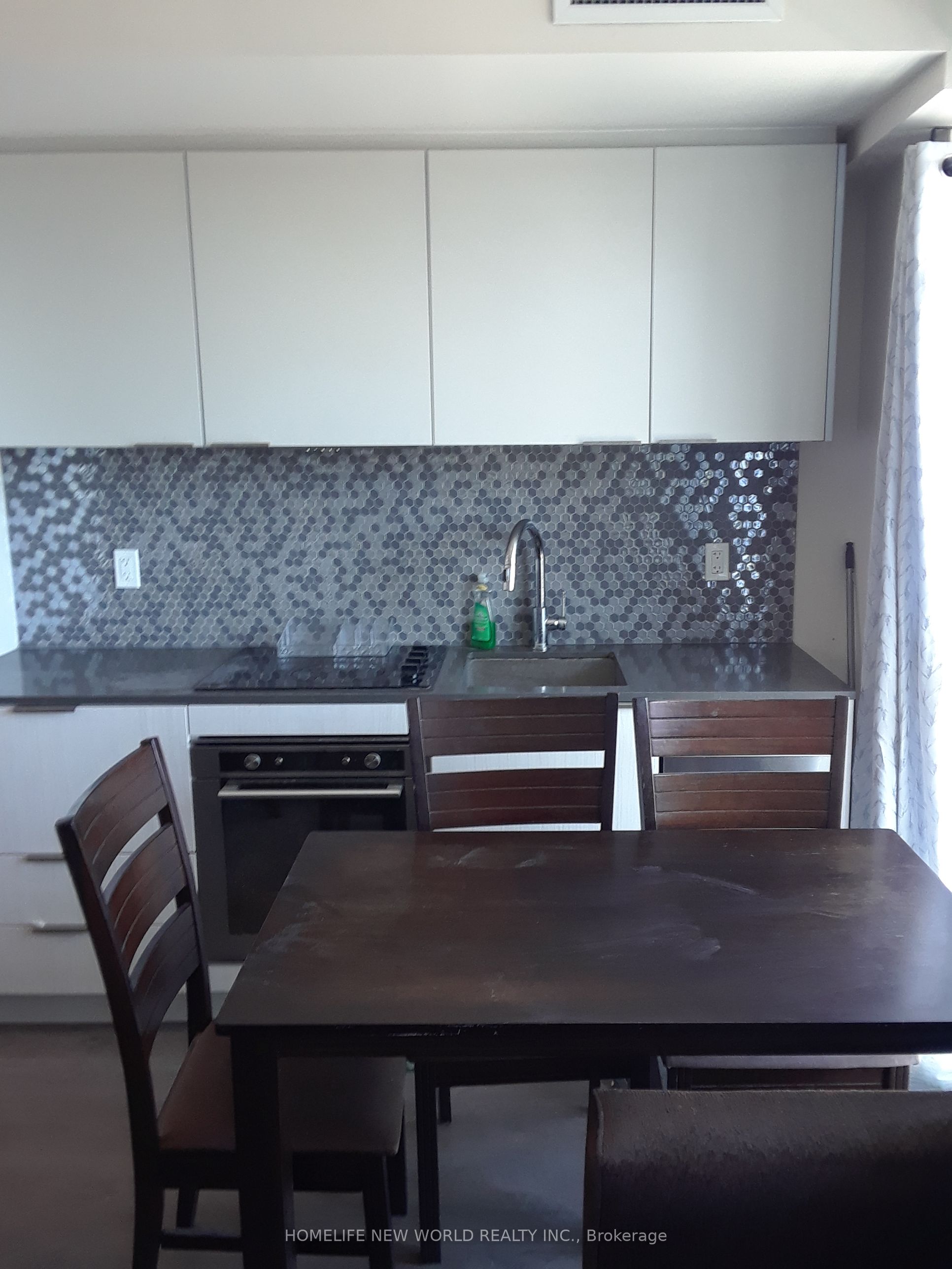 2 Sonic Way 2610 Property Photo 11