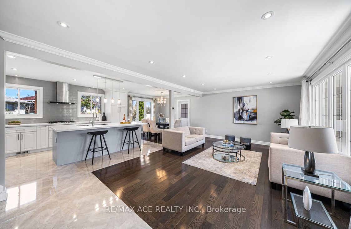 6 Oldborough Circle Property Photo 1