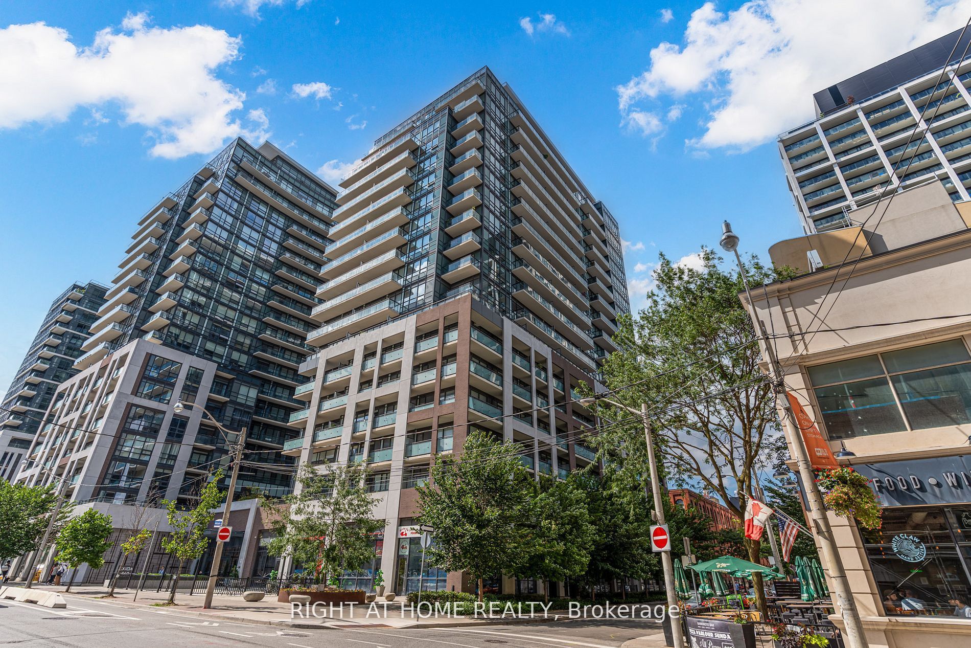 #PH120 - 460 Adelaide Street Property Photo 1