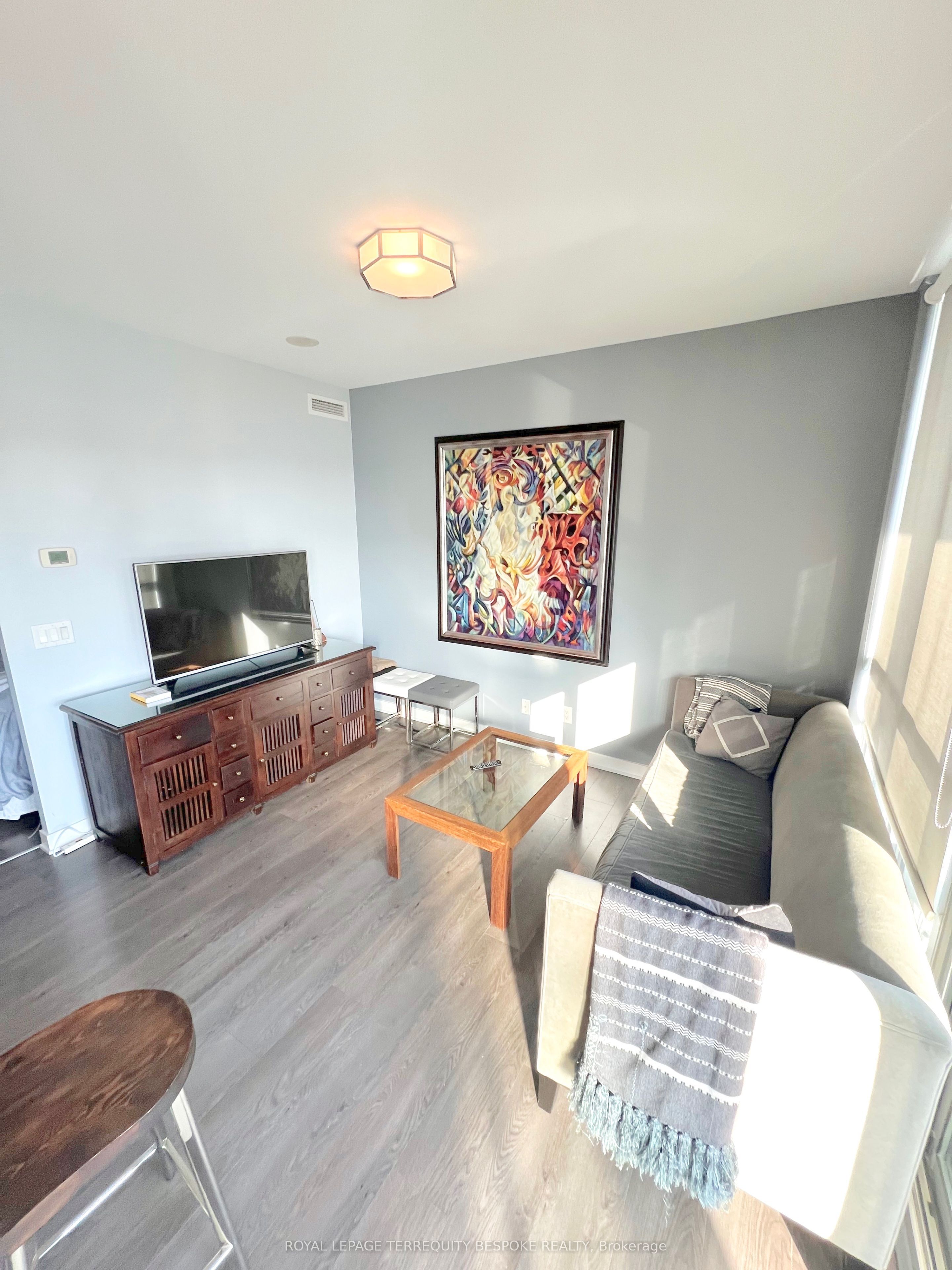 110 Charles Street E 3210 Property Photo 4