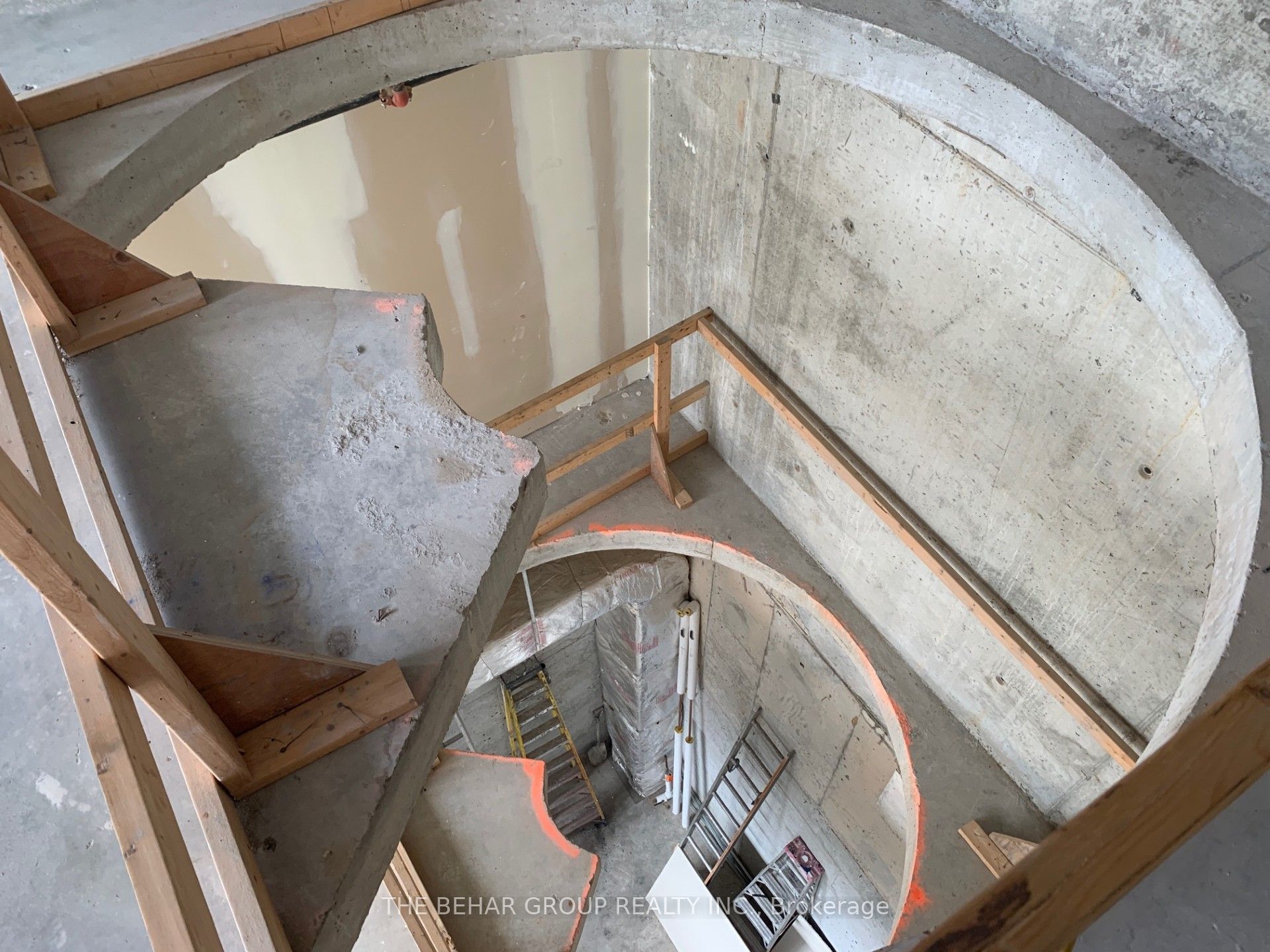 Part Of 128 Pears Avenue Property Photo 5
