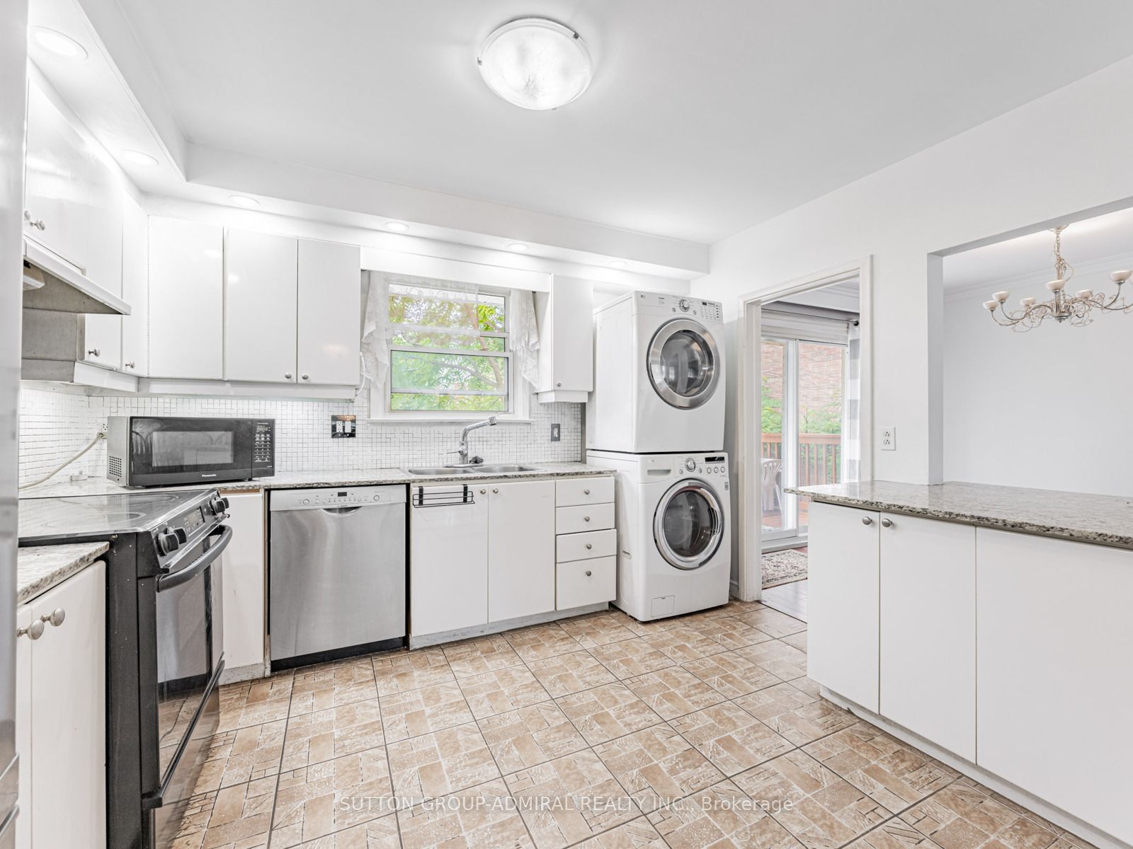 270 Fisherville Road Upper Property Photo 7