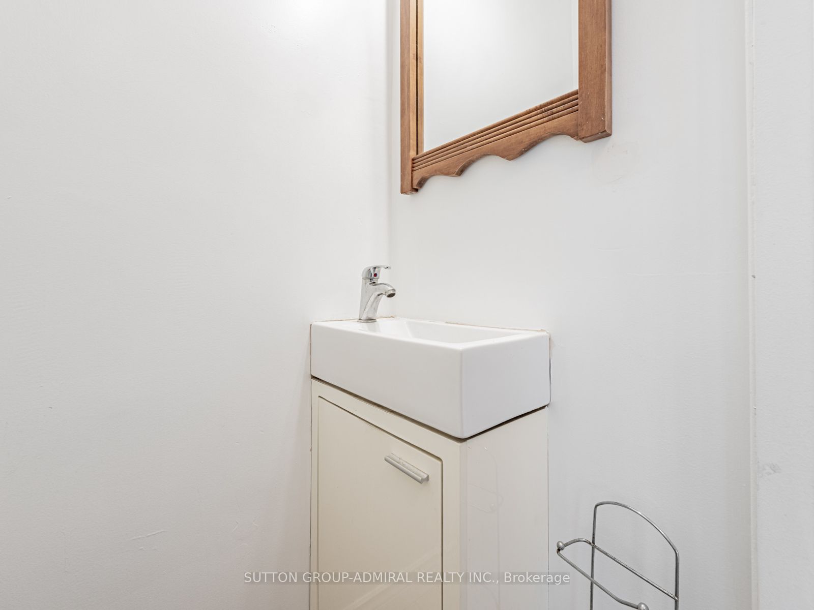 270 Fisherville Road Upper Property Photo 18