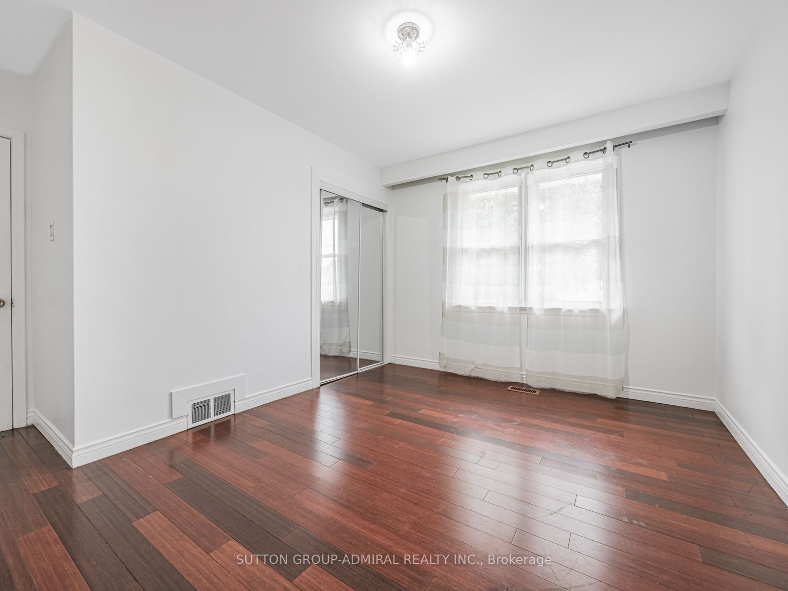 270 Fisherville Road Upper Property Photo 19