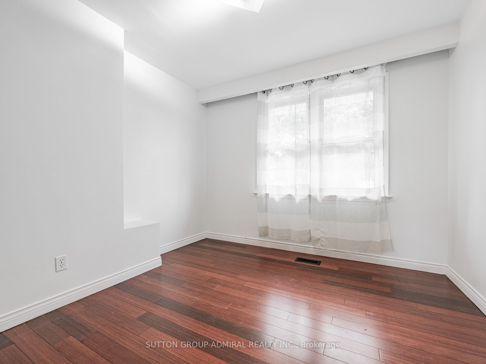 270 Fisherville Road Upper Property Photo 20