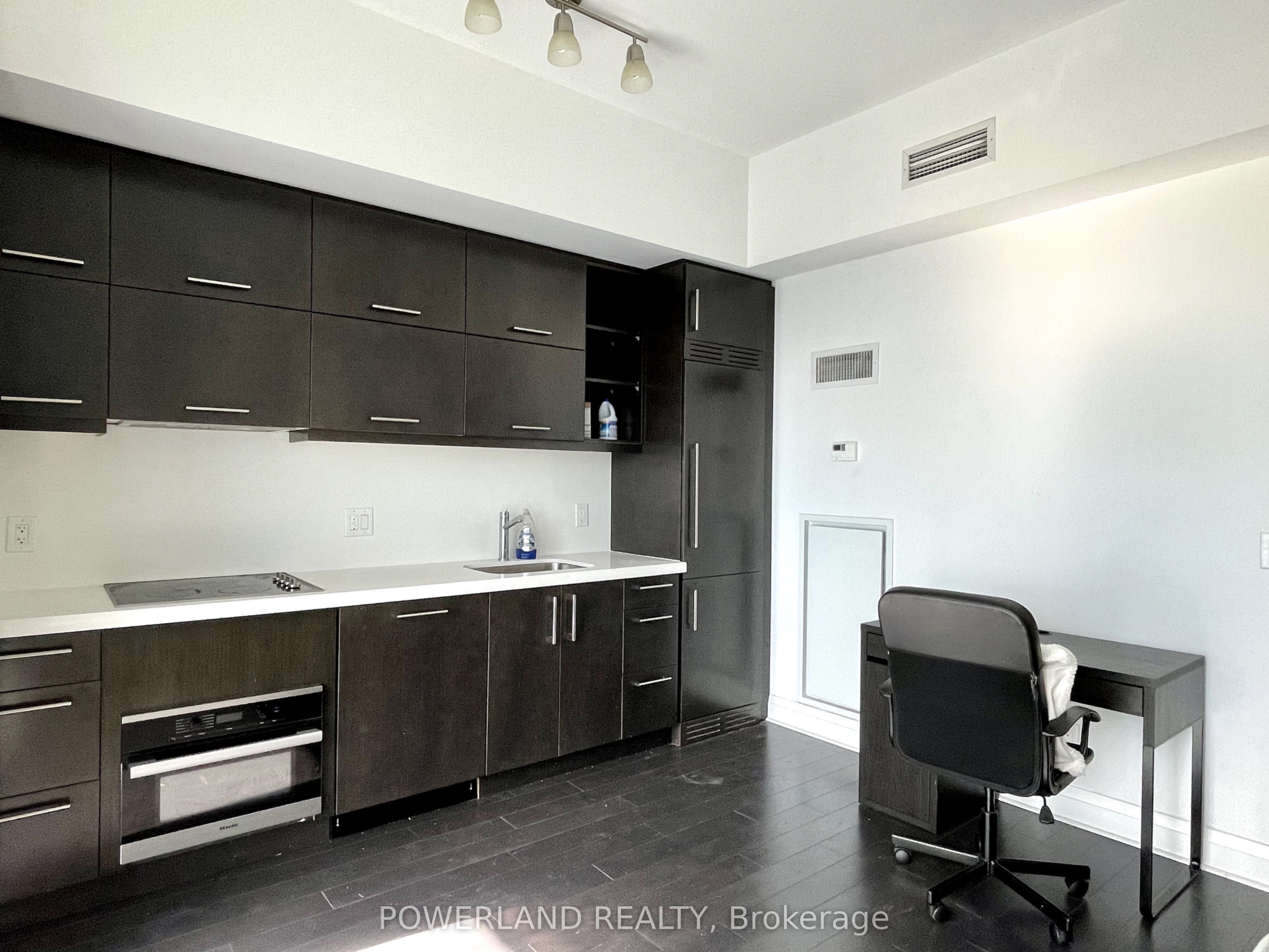 1080 Bay Street 4405 Property Photo 8