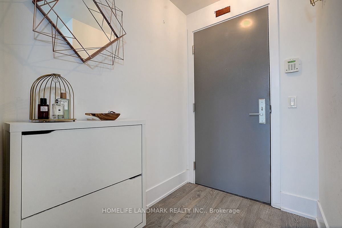 15 Merchants' Wharf N/a 341 Property Photo 3