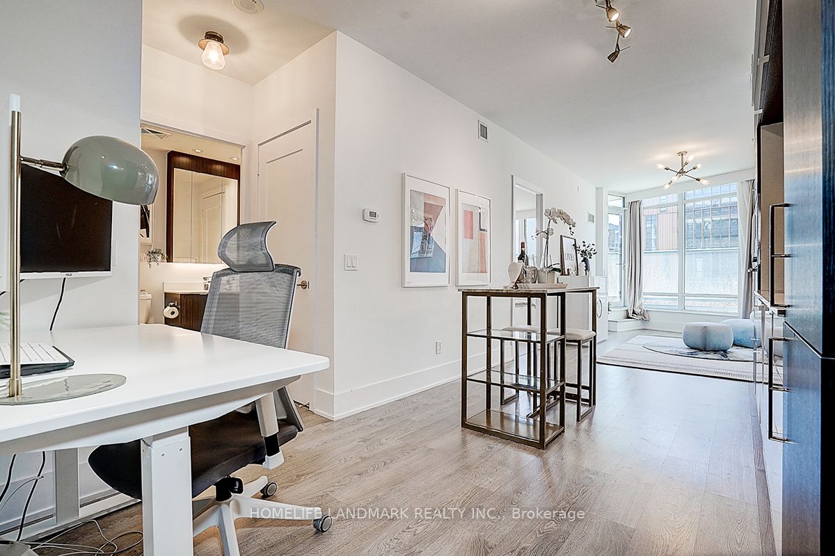 15 Merchants' Wharf N/a 341 Property Photo 11