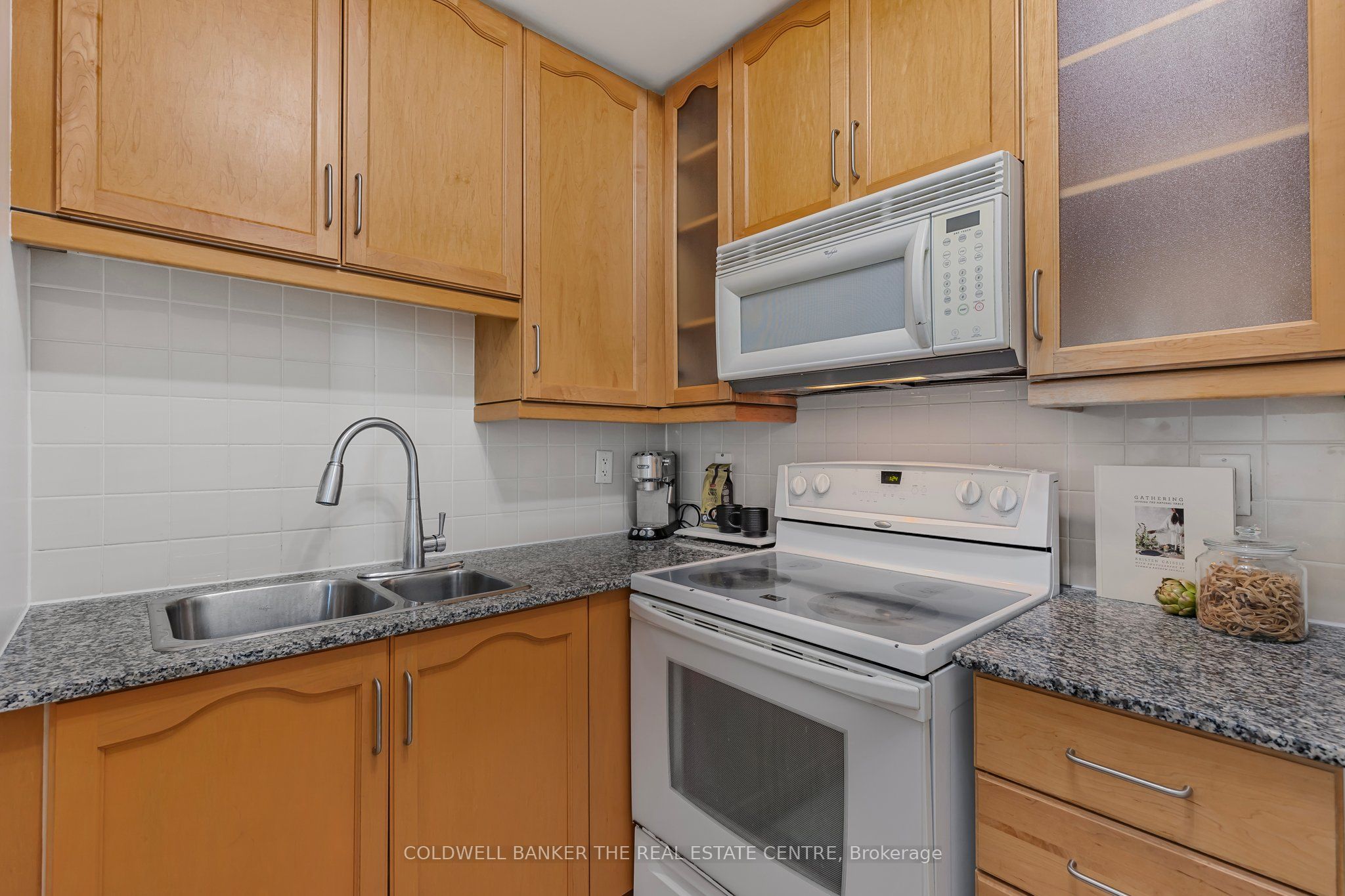 #2101 - 60 Byng Avenue Property Photo 8