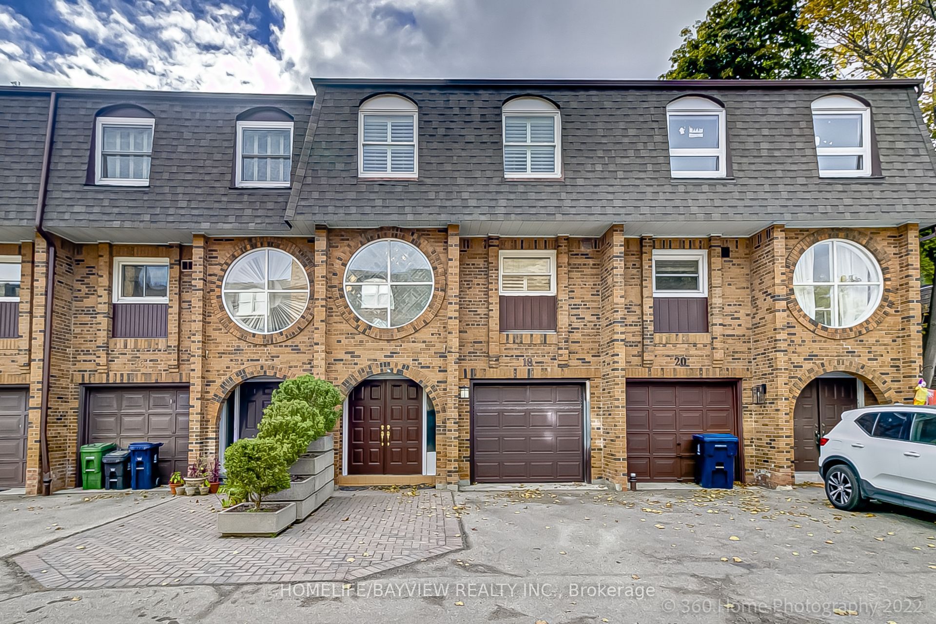 #18 - 18 Oaken Gate Way Property Photo 1