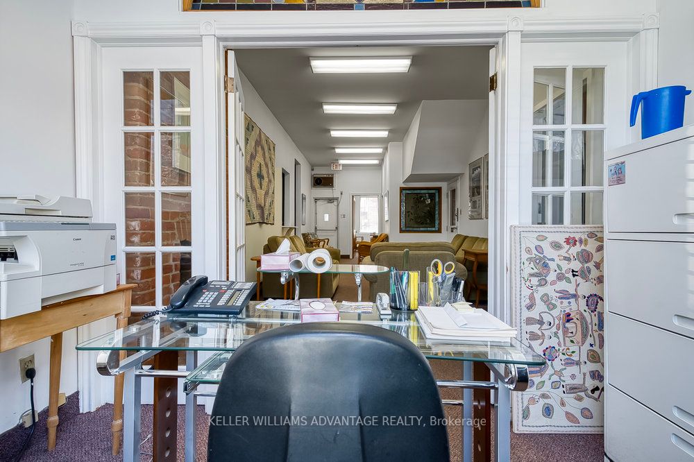 157 Gerrard Street E Property Photo 6