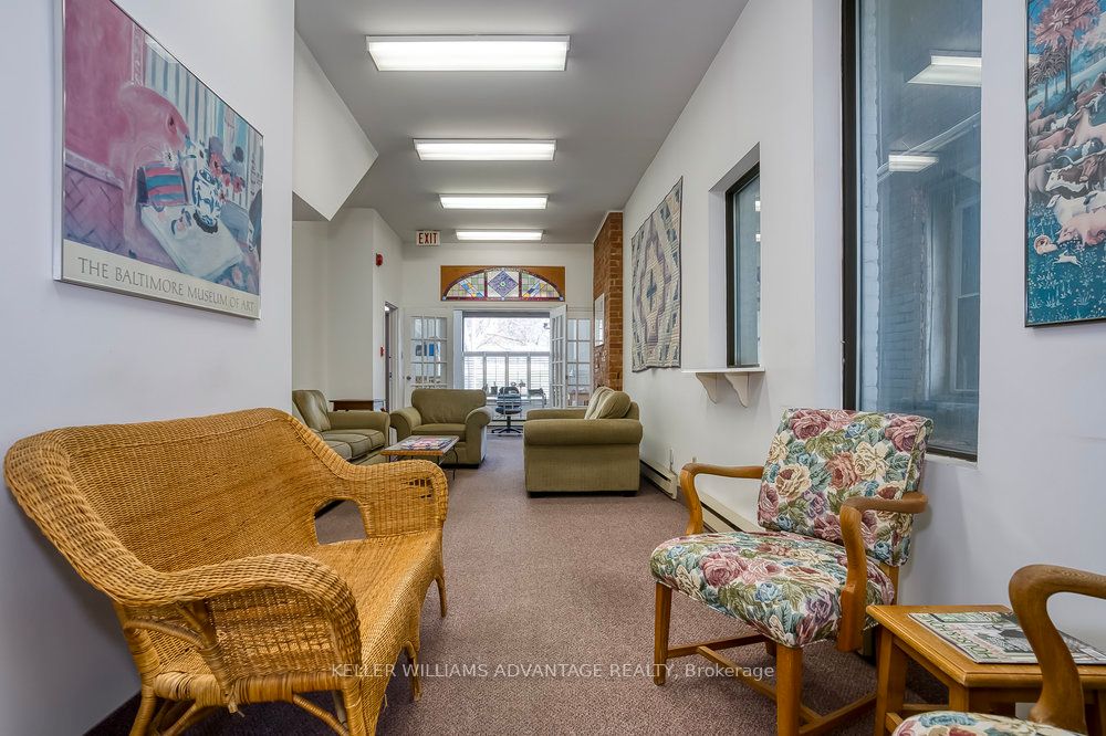 157 Gerrard Street E Property Photo 7