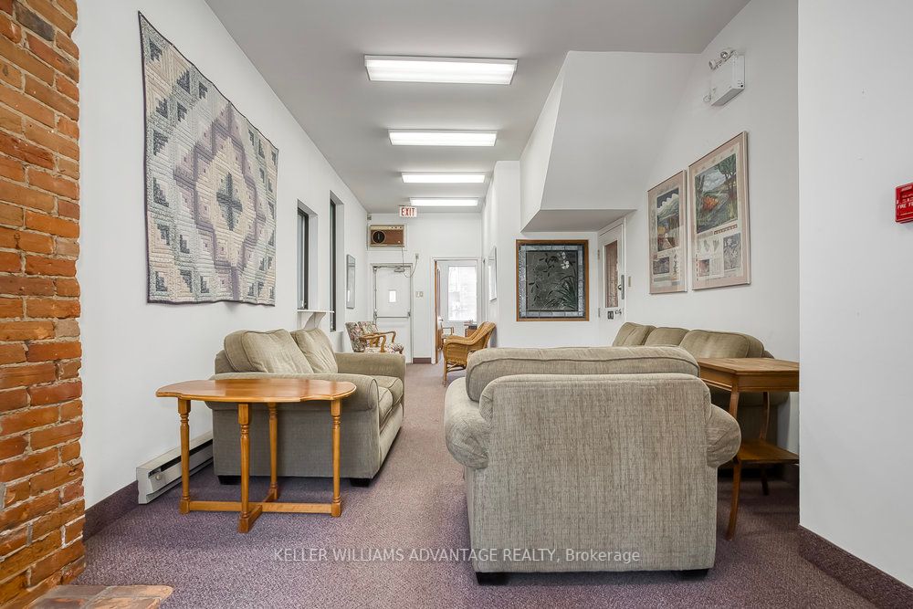 157 Gerrard Street E Property Photo 8