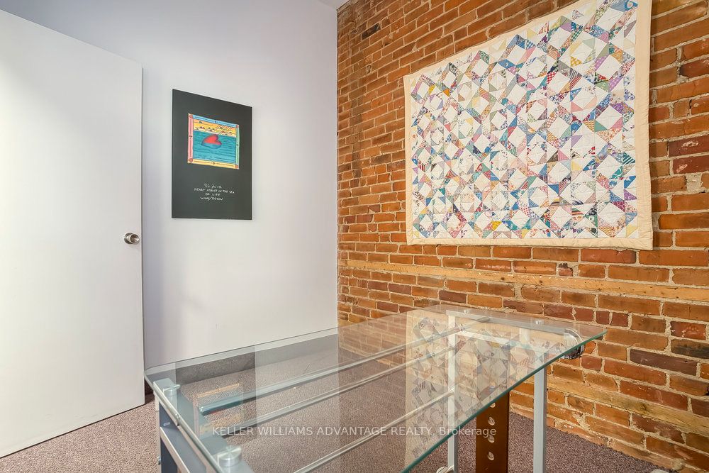 157 Gerrard Street E Property Photo 14
