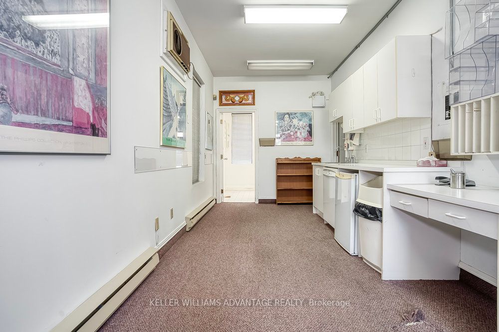 157 Gerrard Street E Property Photo 22
