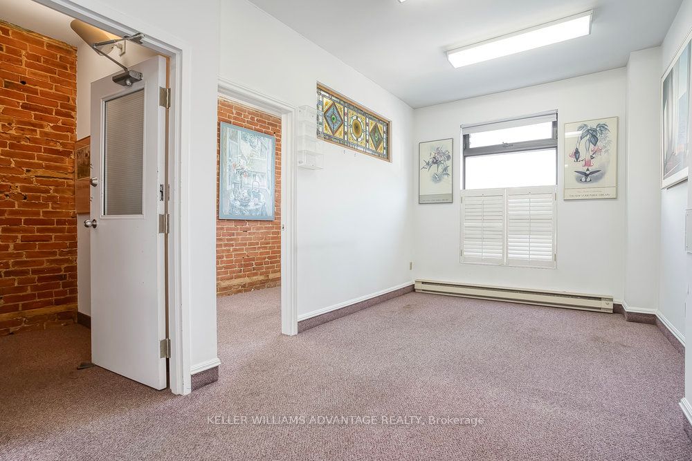 157 Gerrard Street E Property Photo 23