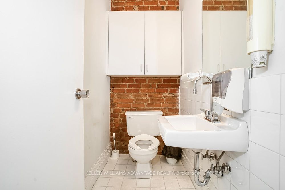 157 Gerrard Street E Property Photo 29