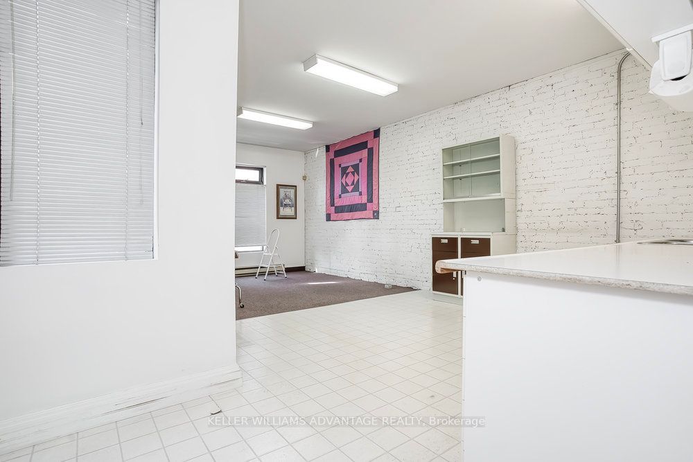 157 Gerrard Street E Property Photo 30