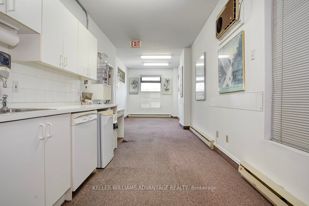 157 Gerrard Street E Property Photo 31