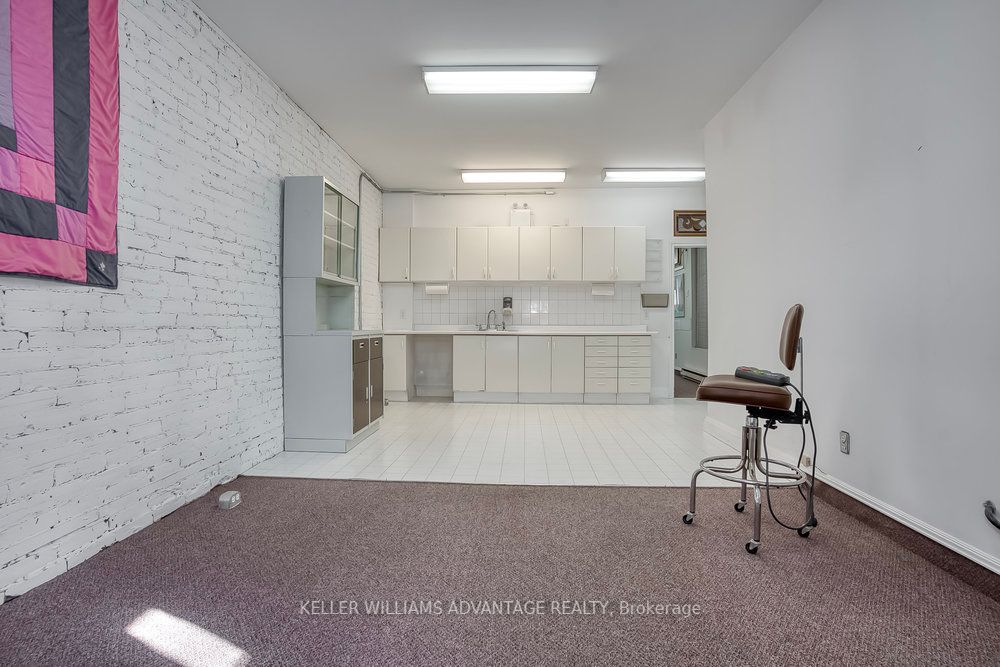 157 Gerrard Street E Property Photo 35