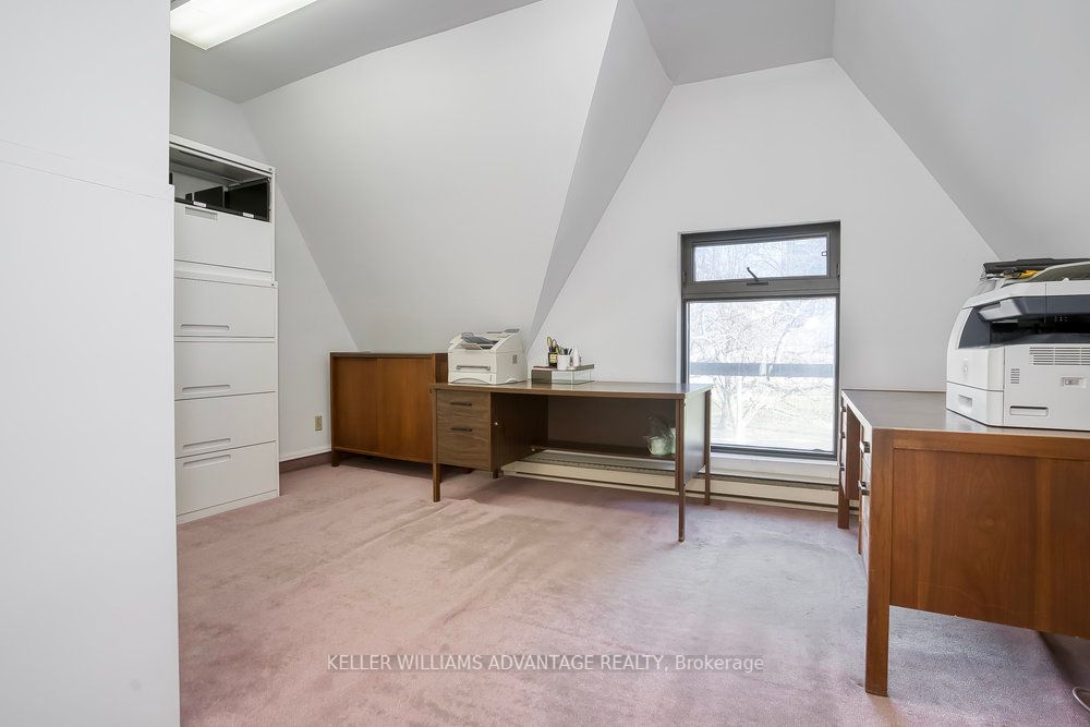 157 Gerrard Street E Property Photo 36