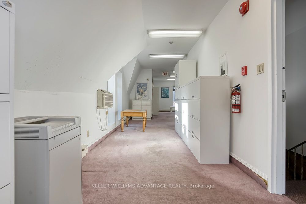 157 Gerrard Street E Property Photo 38