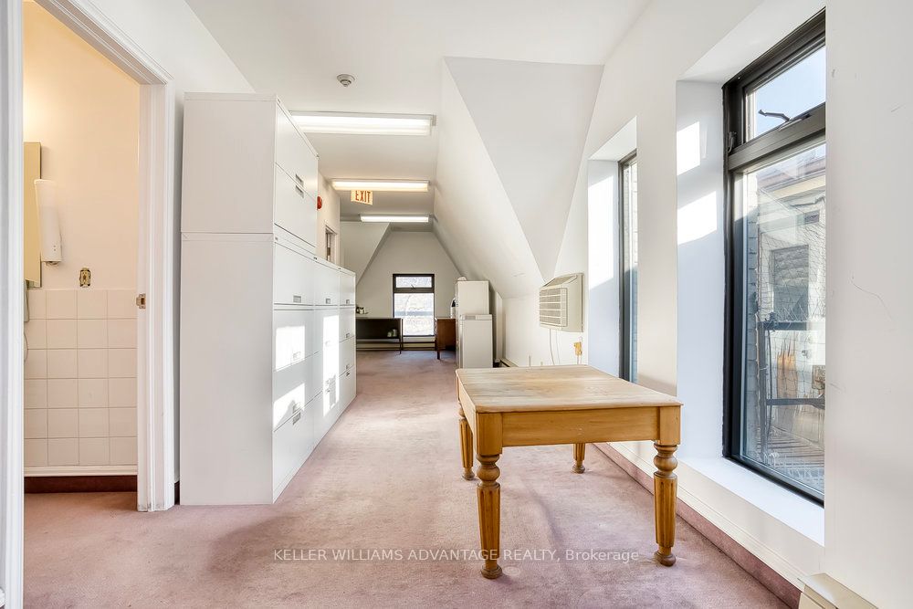 157 Gerrard Street E Property Photo 41