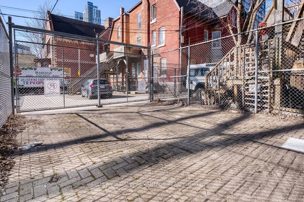 157 Gerrard Street E Property Photo 49