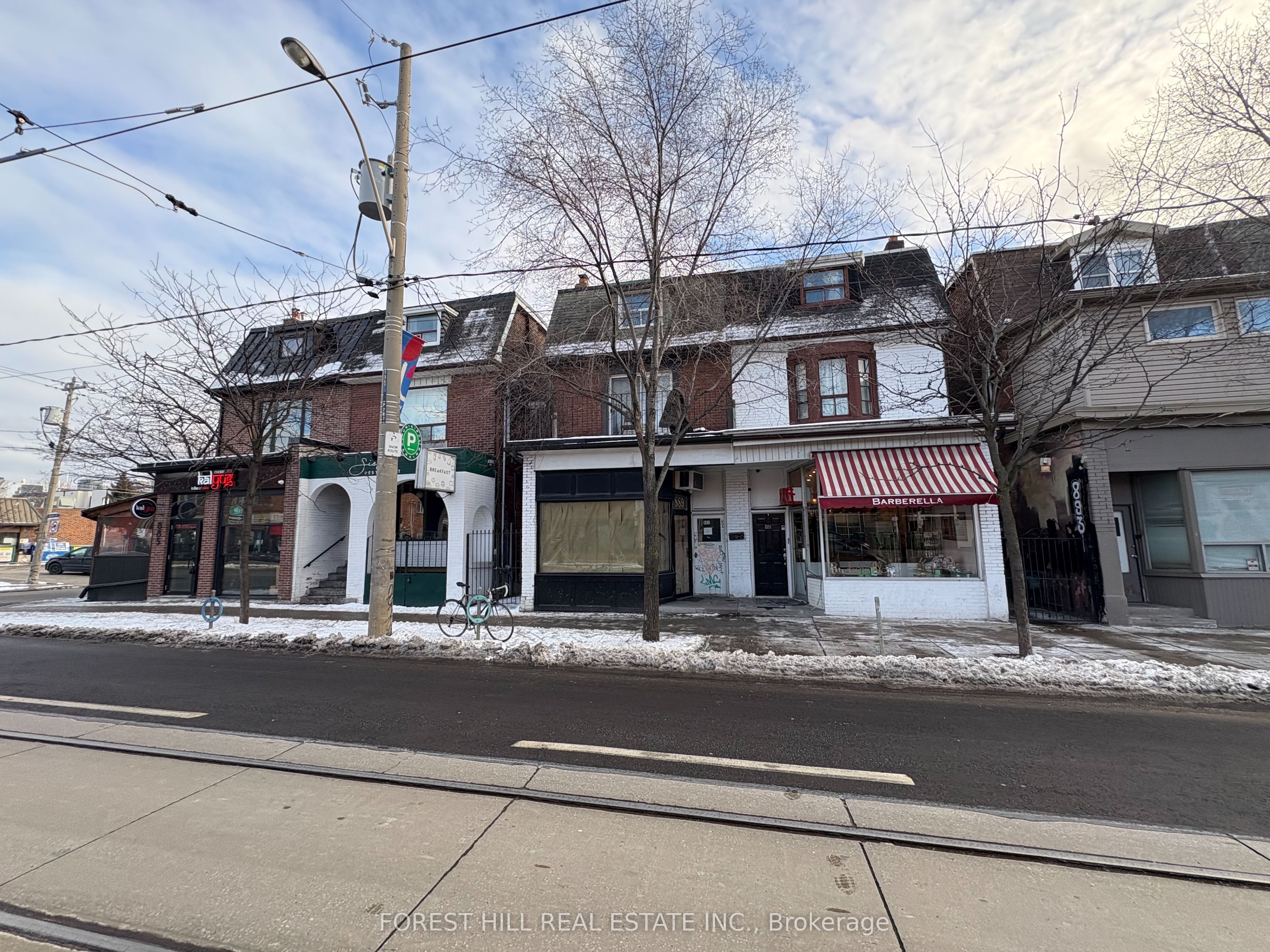 889 Dundas Street Property Photo 1