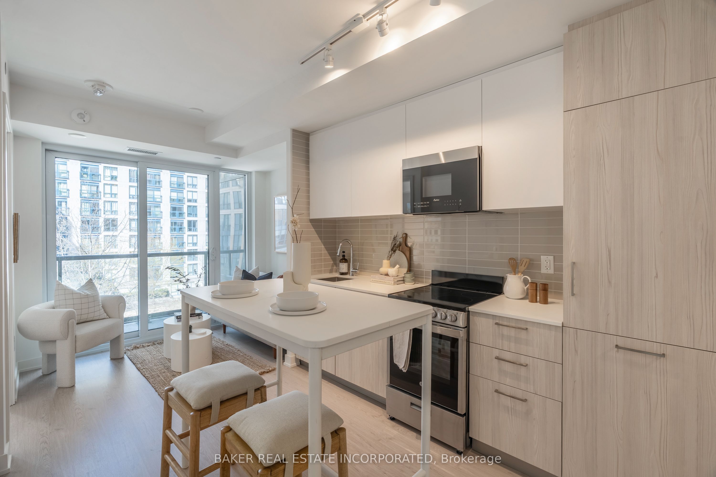 65 Mutual Street 405 Property Photo 3
