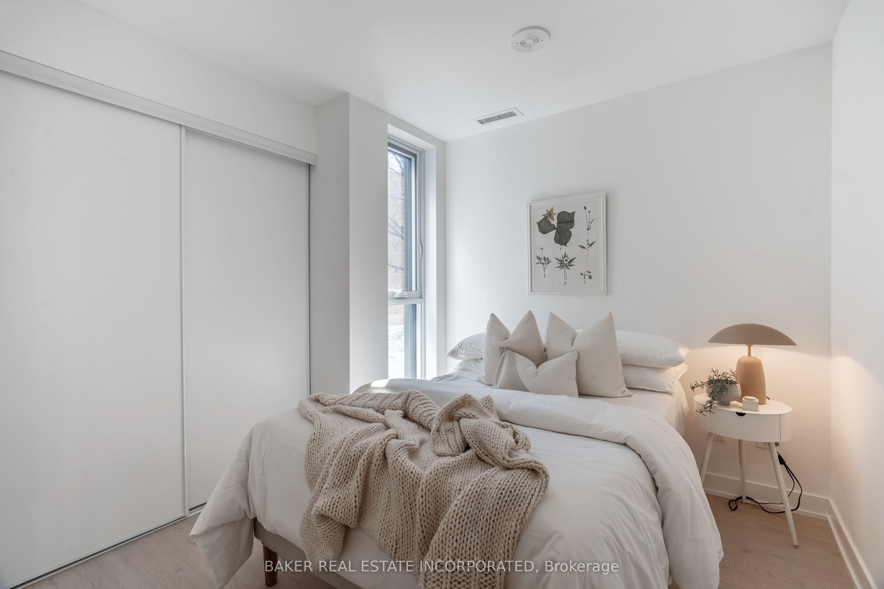 65 Mutual Street 405 Property Photo 8