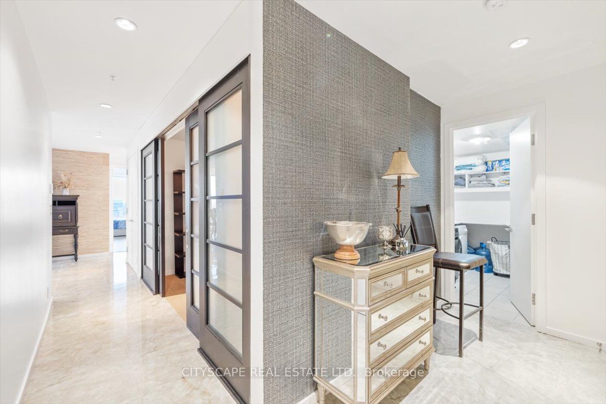 180 University Avenue 3605 Property Photo 4