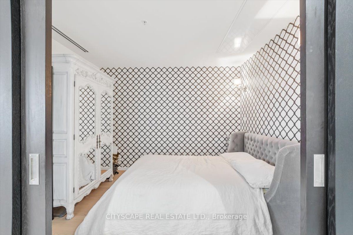 180 University Avenue 3605 Property Photo 7