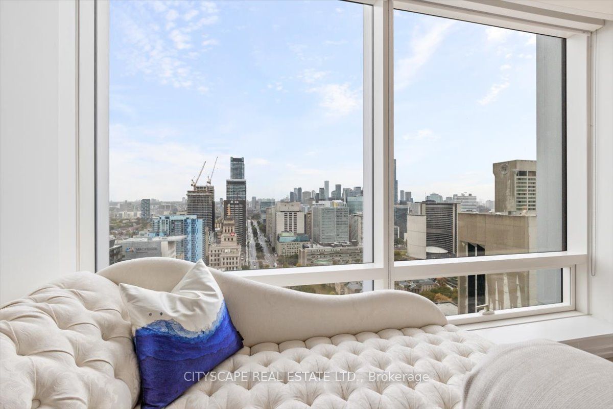 180 University Avenue 3605 Property Photo 9