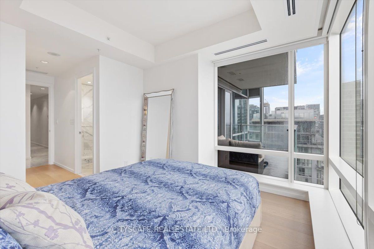 180 University Avenue 3605 Property Photo 15