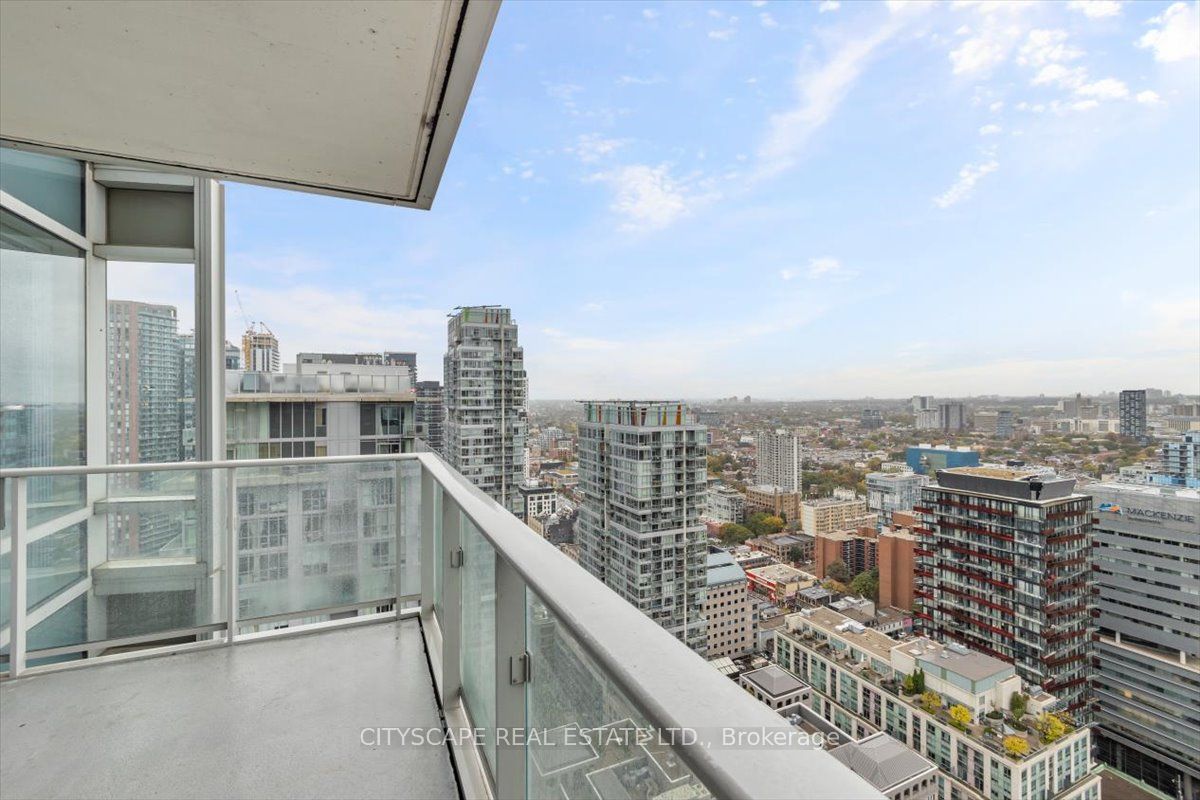 180 University Avenue 3605 Property Photo 23