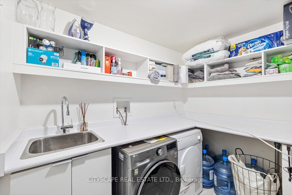 180 University Avenue 3605 Property Photo 25