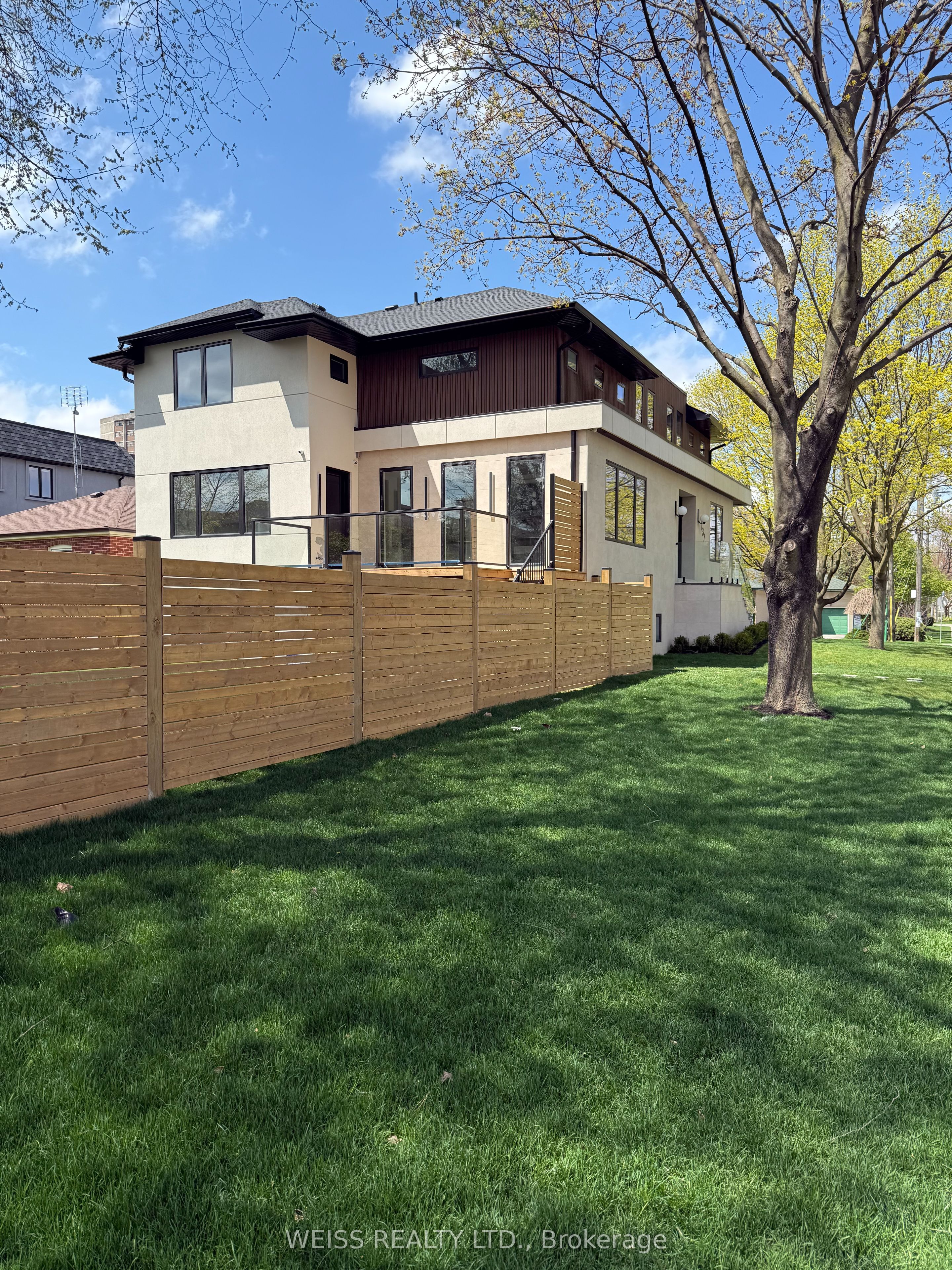 137 Bannockburn Avenue Property Photo 3