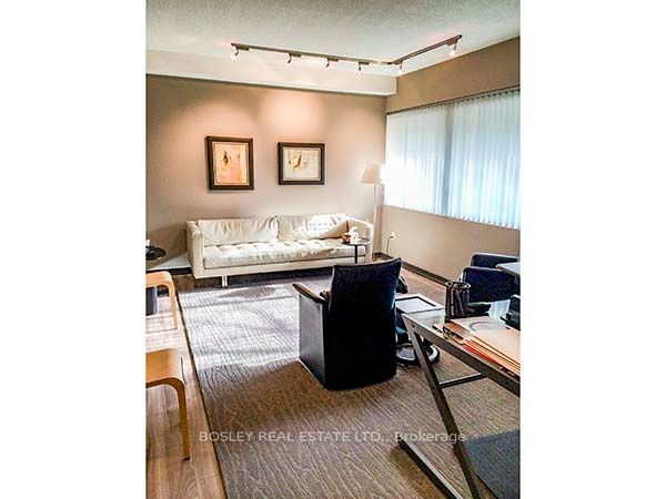 #5 - 315 Avenue Road Property Photo 11