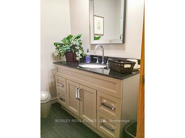 #5 - 315 Avenue Road Property Photo 13
