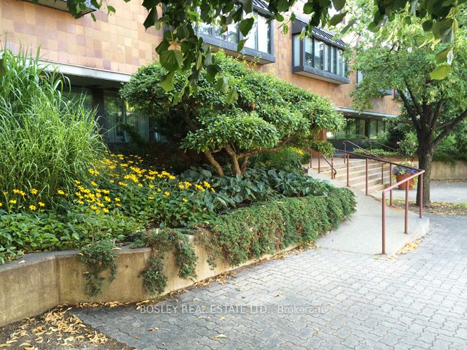 #5 - 315 Avenue Road Property Photo 16
