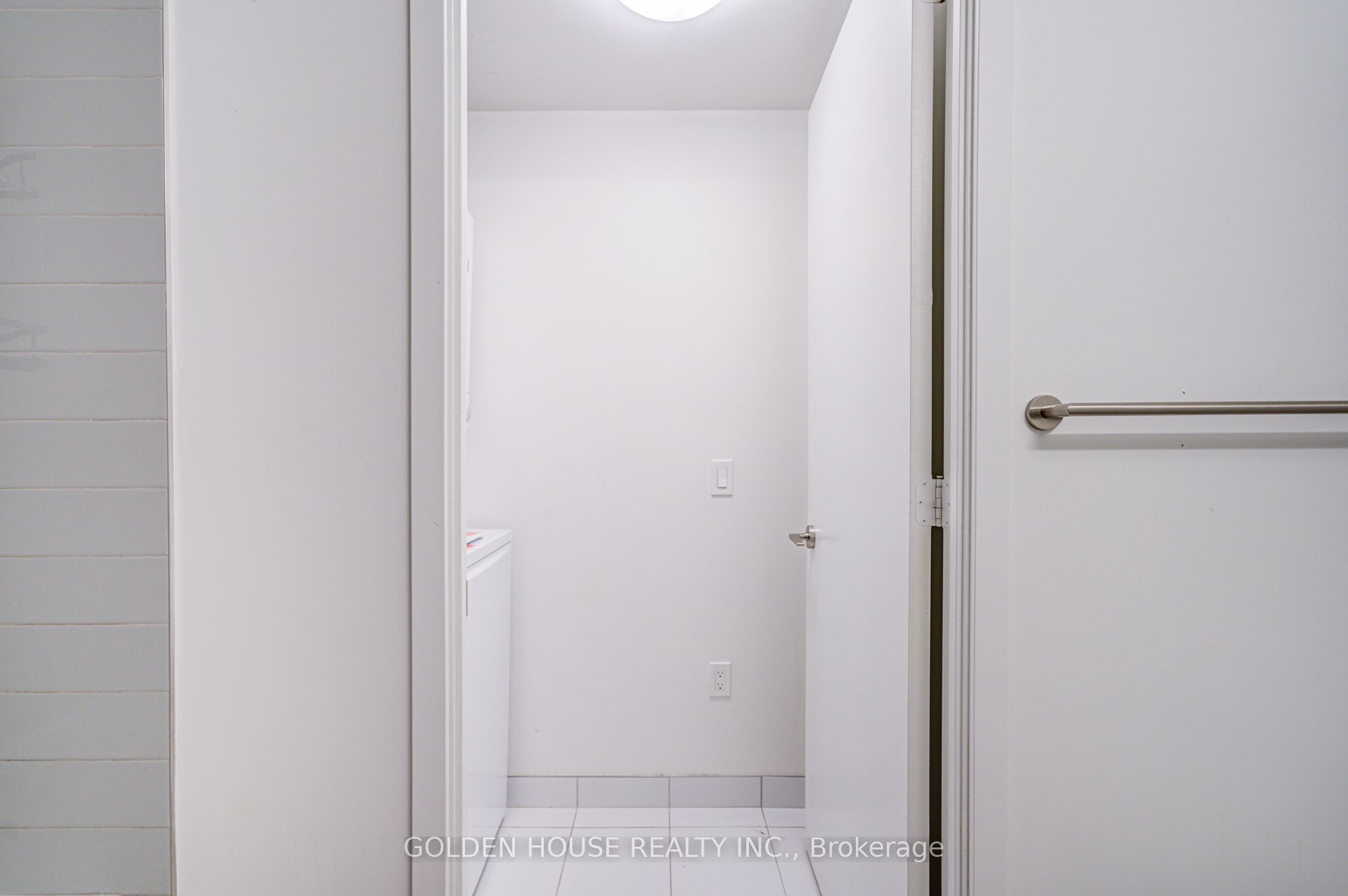 #708 - 158 Front Street Property Photo 11
