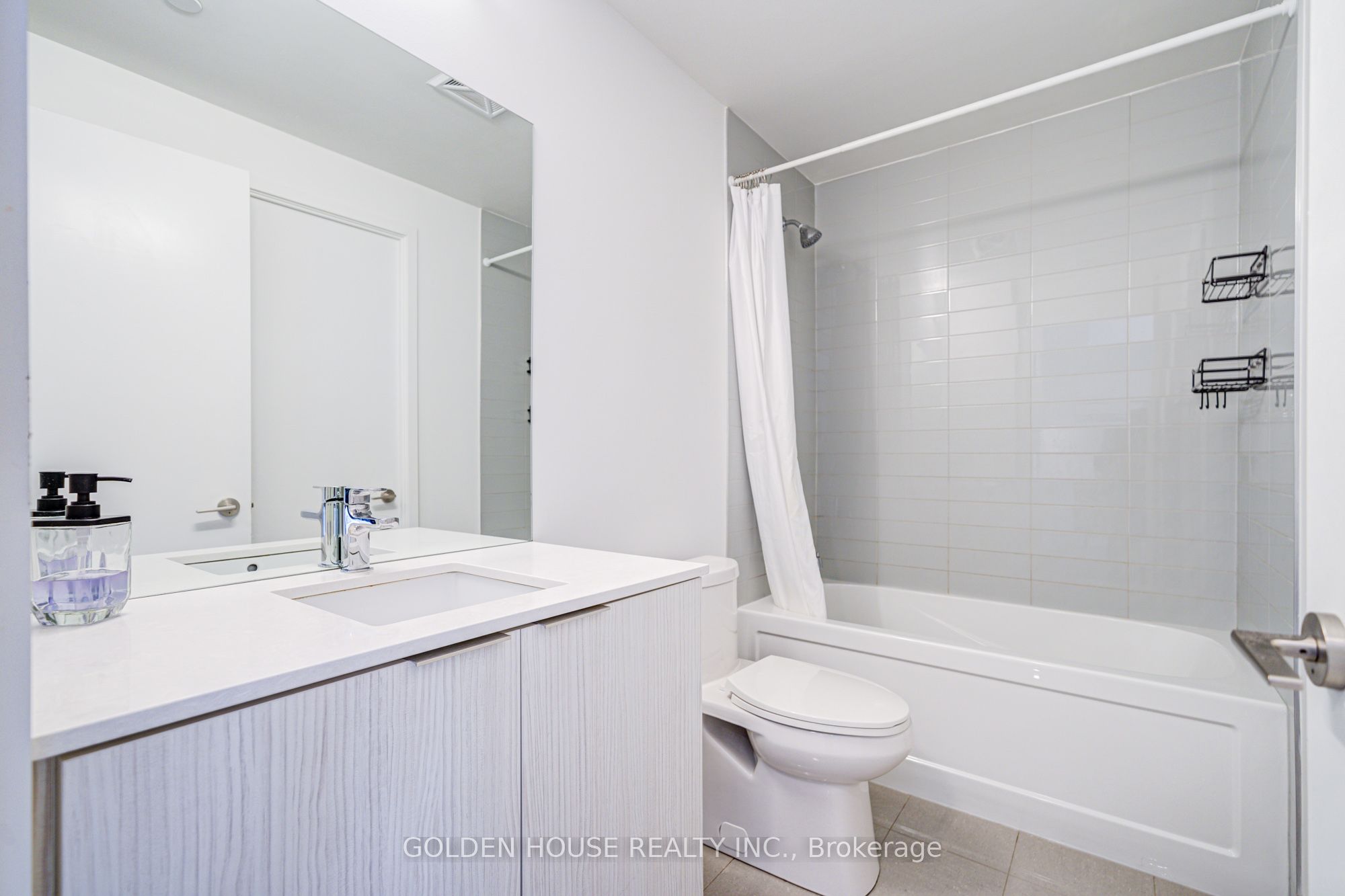 #708 - 158 Front Street Property Photo 13