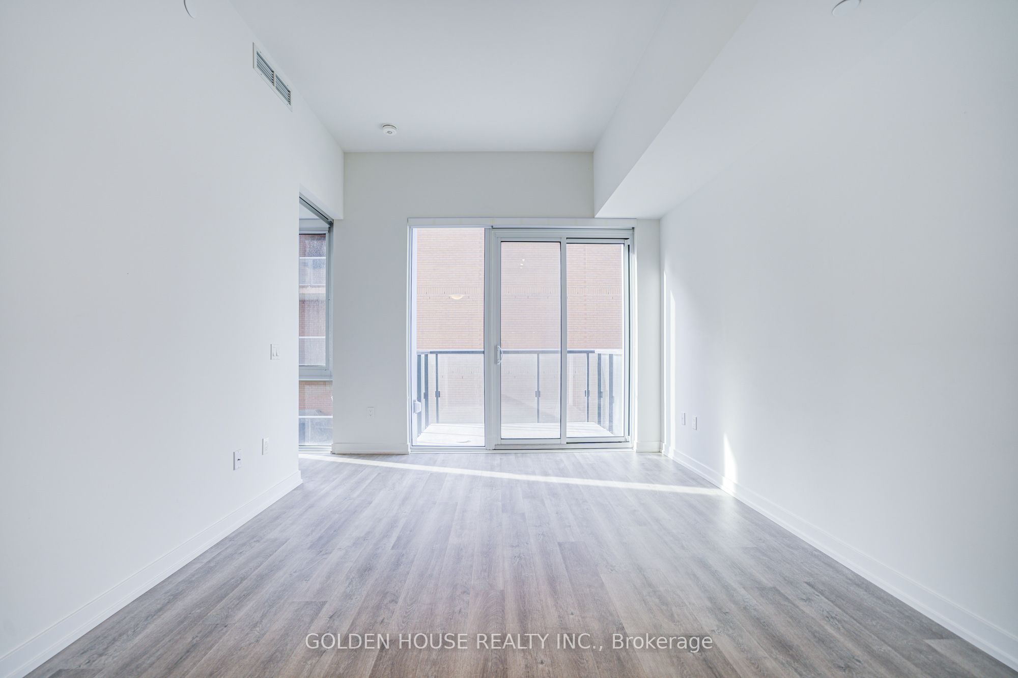 #708 - 158 Front Street Property Photo 24
