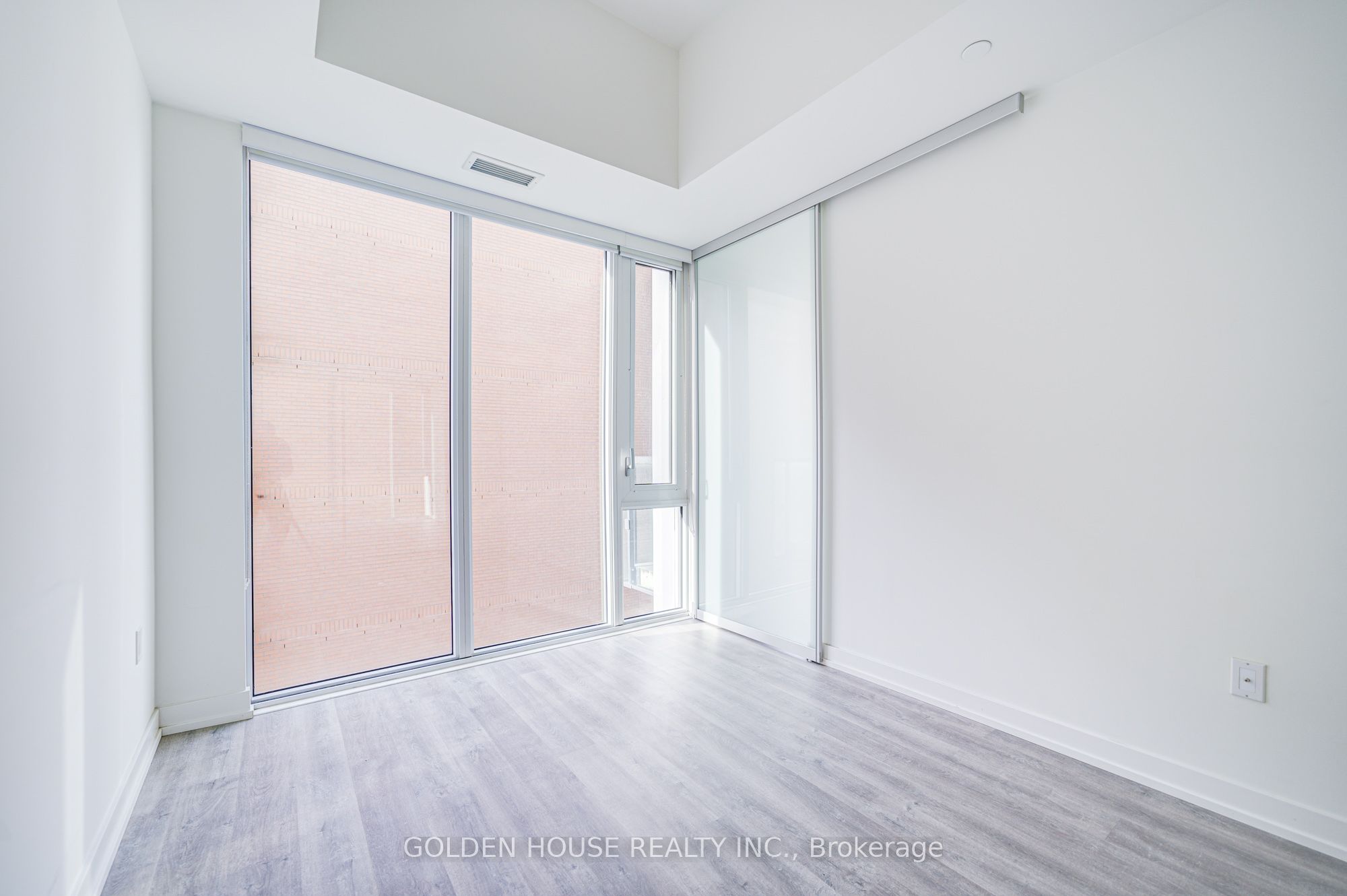 #708 - 158 Front Street Property Photo 25