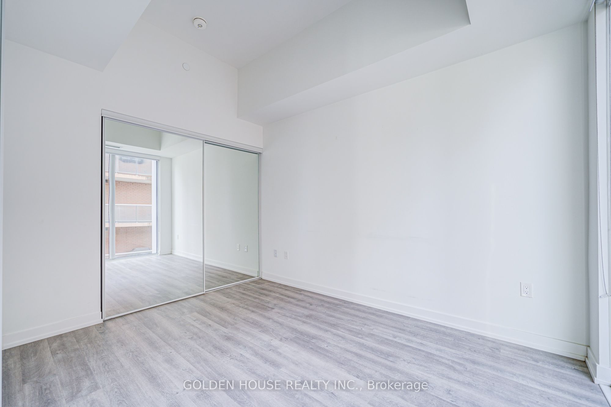 #708 - 158 Front Street Property Photo 27