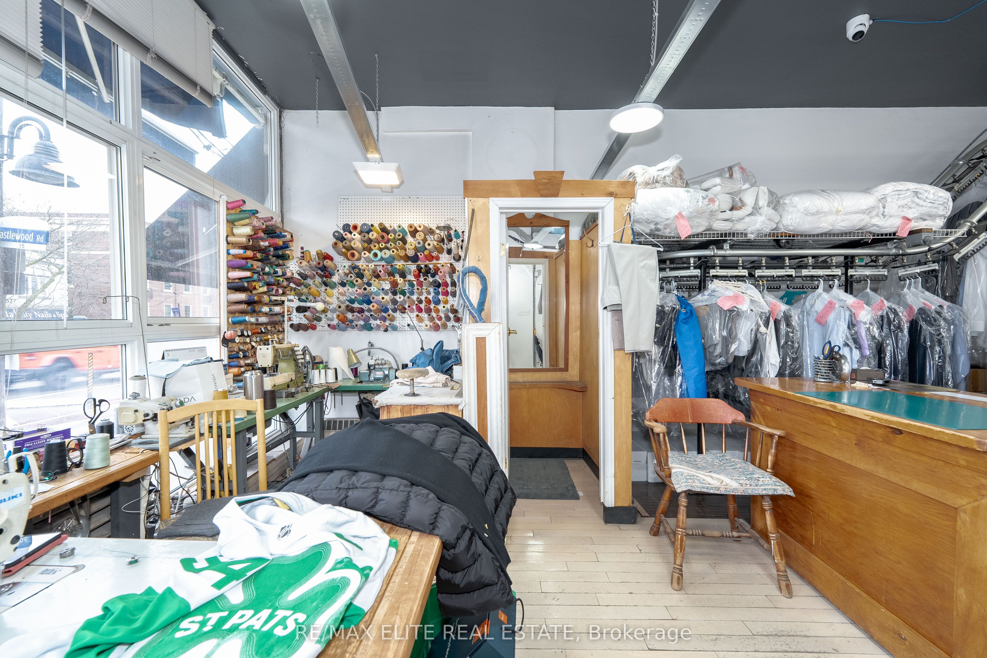 544 Eglinton Avenue Property Photo 3