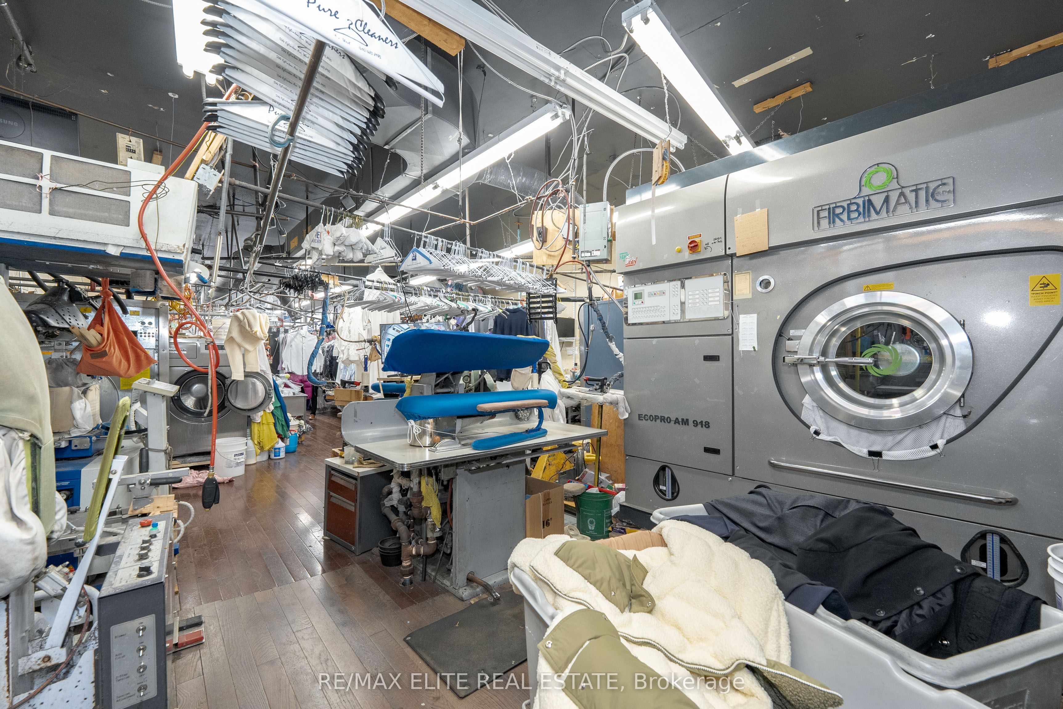 544 Eglinton Avenue Property Photo 8