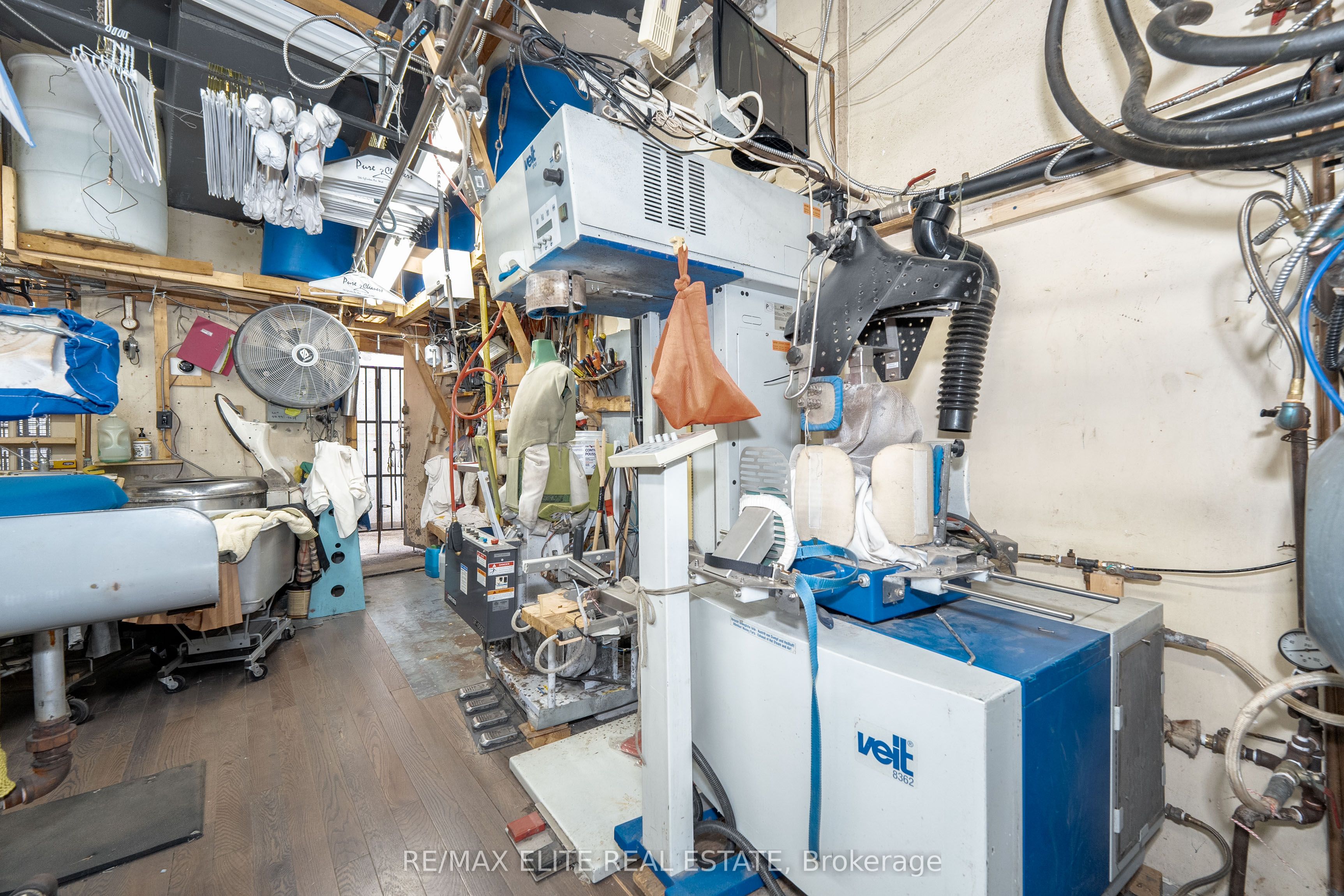 544 Eglinton Avenue Property Photo 10