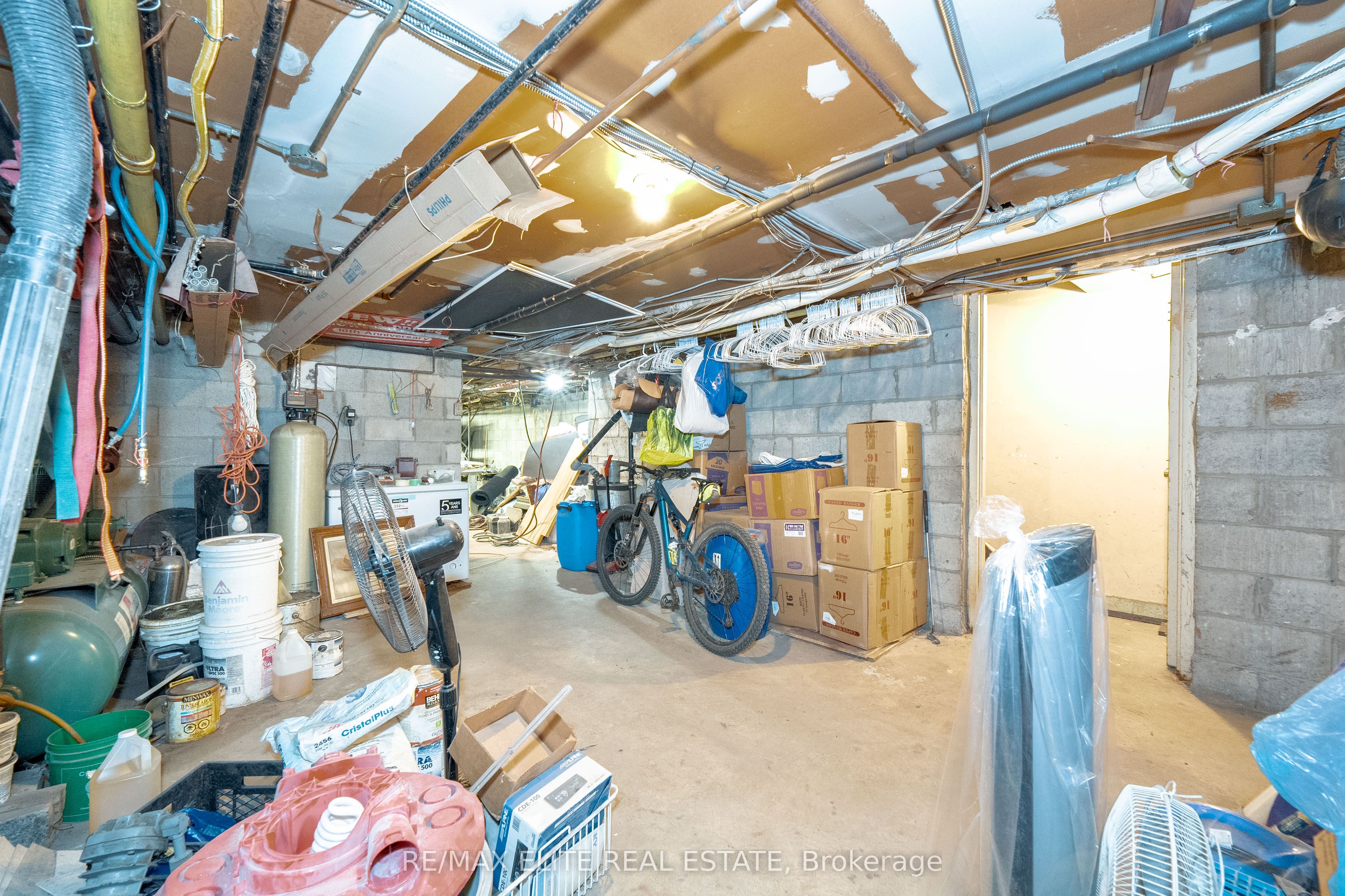 544 Eglinton Avenue Property Photo 24